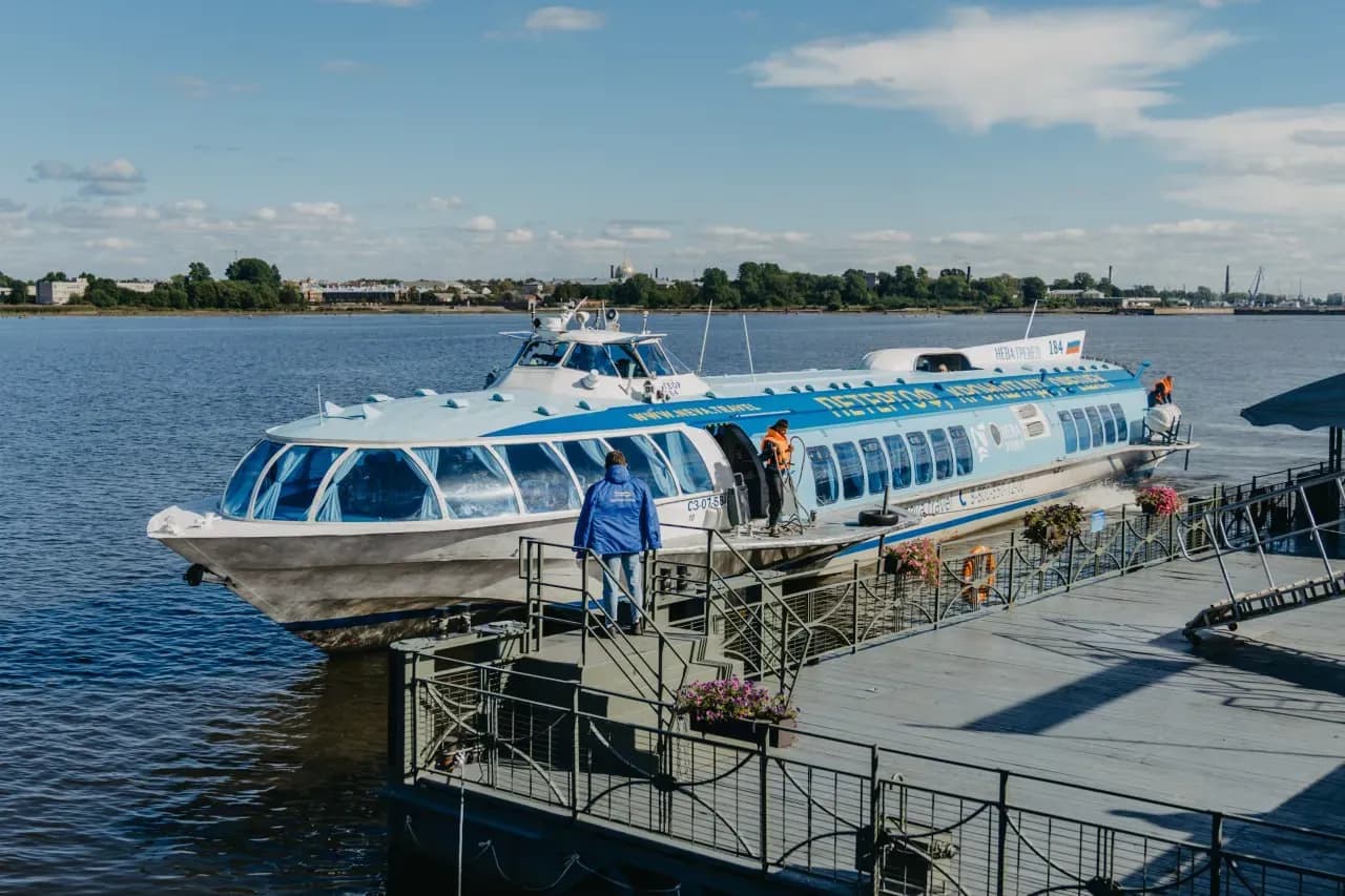 Метеор у причала